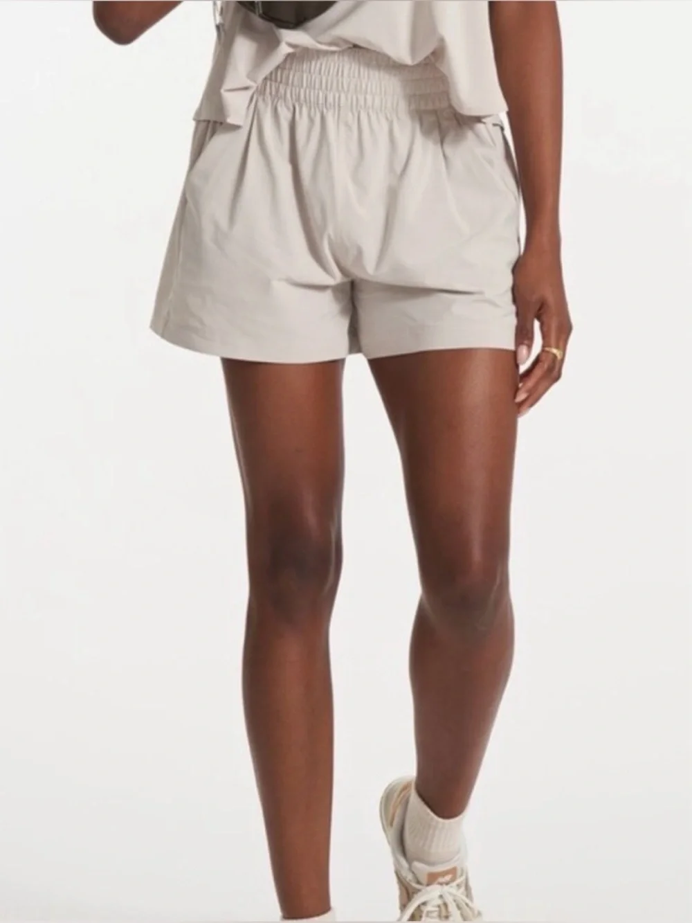 Vuori Women’s Villa Shorts - Picture 7 of 15